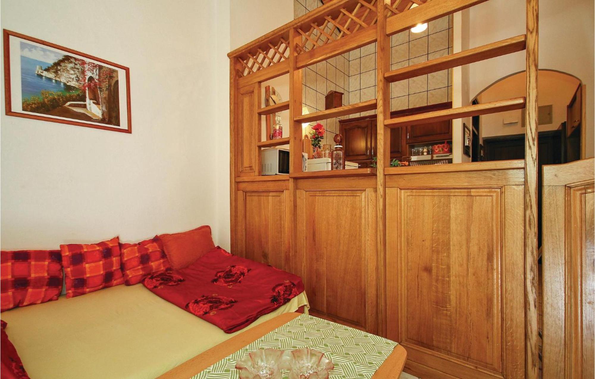 Beautiful In Cervar Porat With Kitchen *