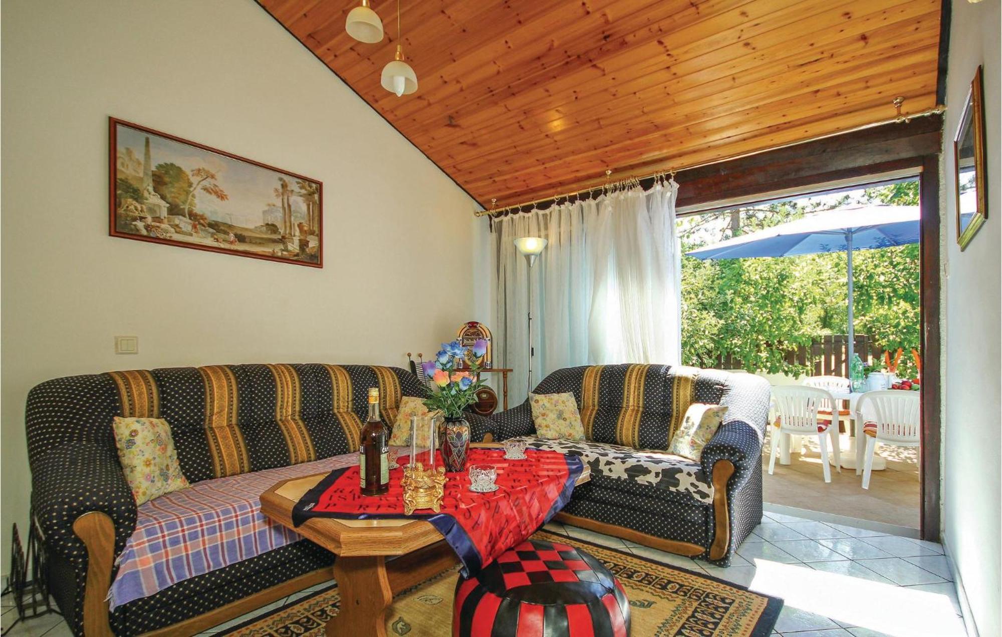 Beautiful In Cervar Porat With Kitchen *