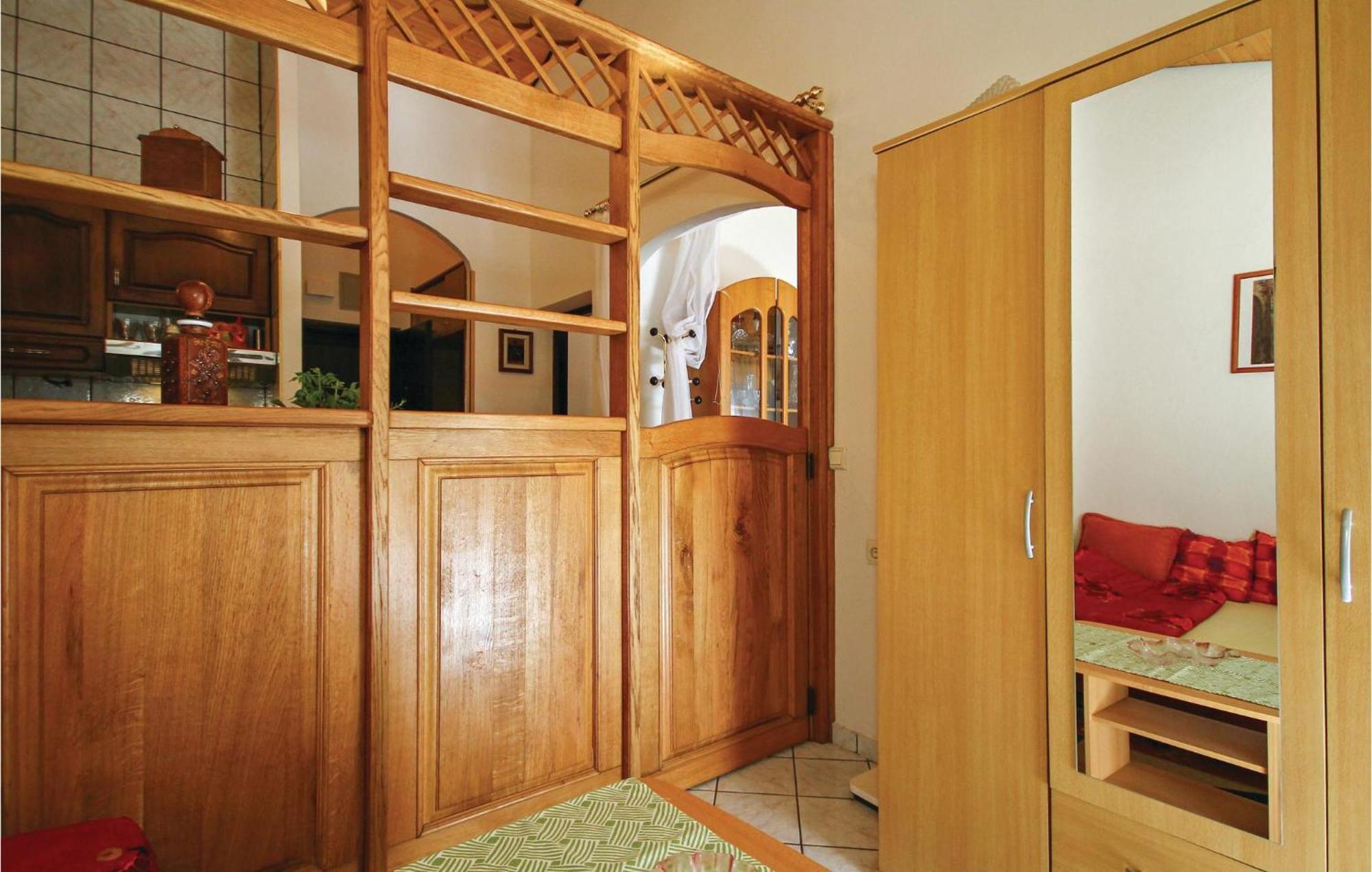 Beautiful In Cervar Porat With Kitchen