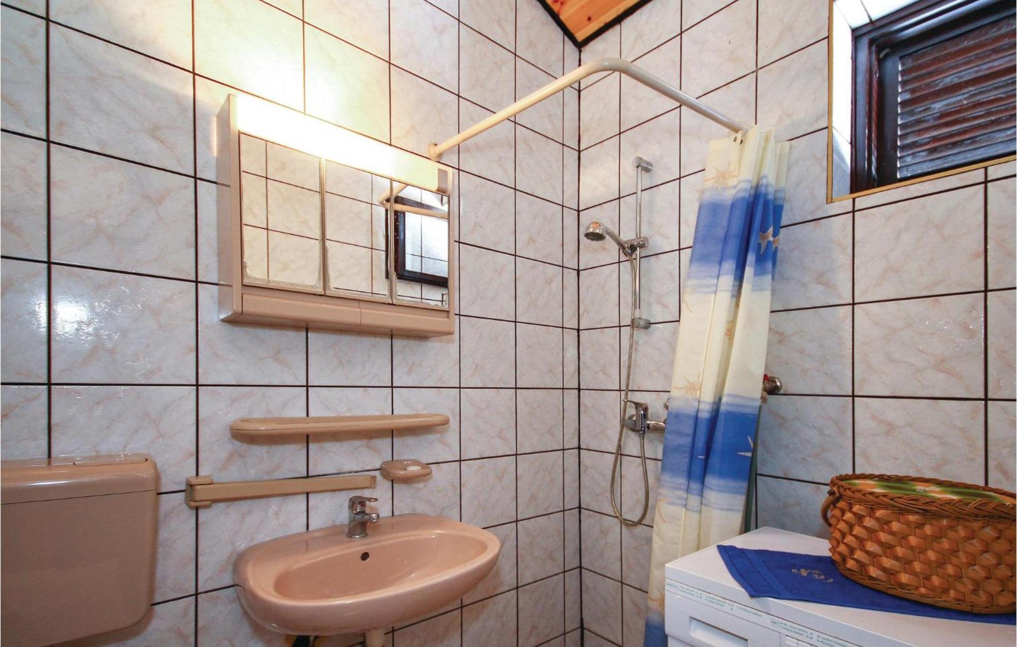 Beautiful In Cervar Porat With Kitchen *