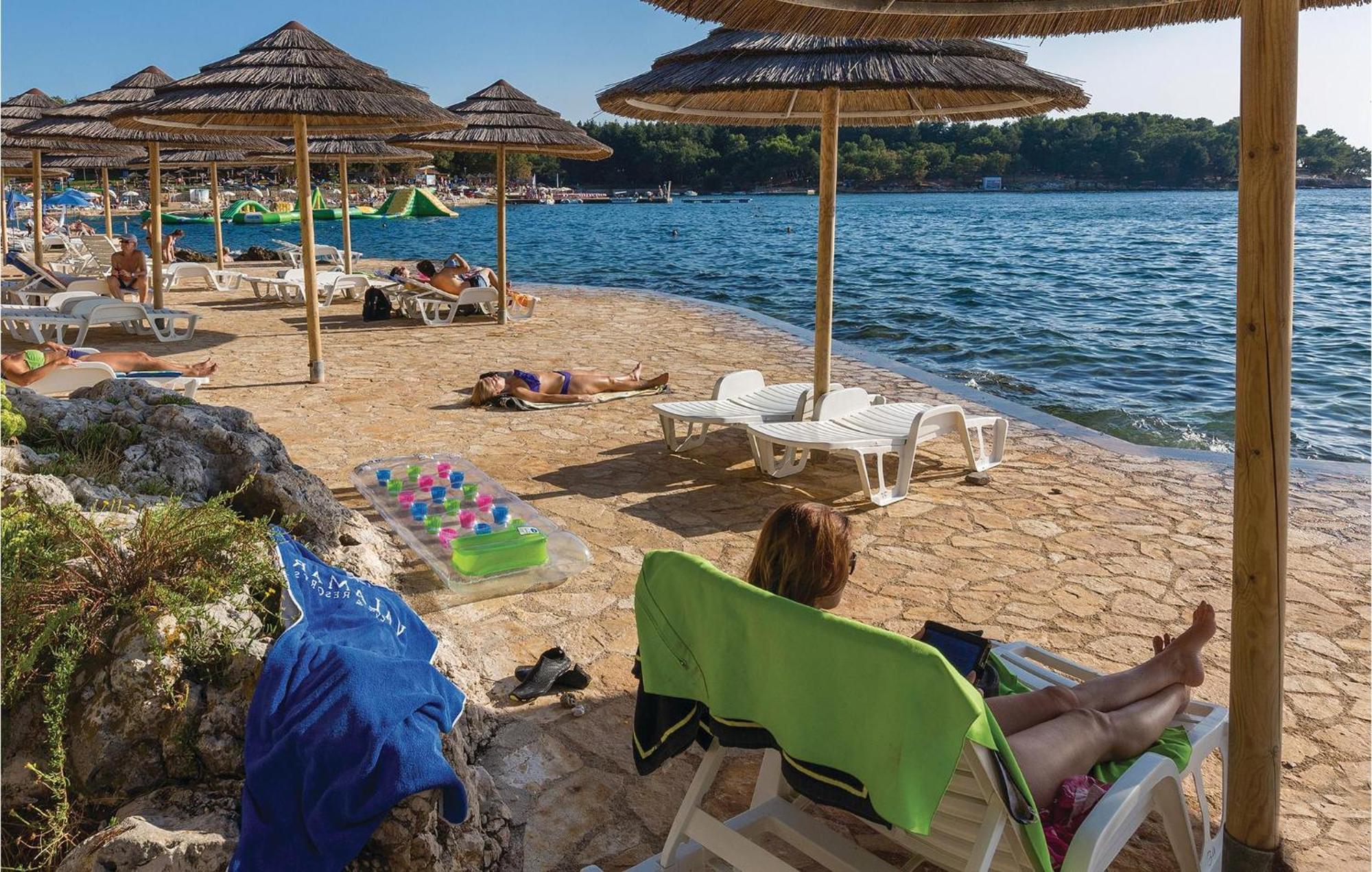 Beautiful In Cervar Porat With Kitchen * Poreč