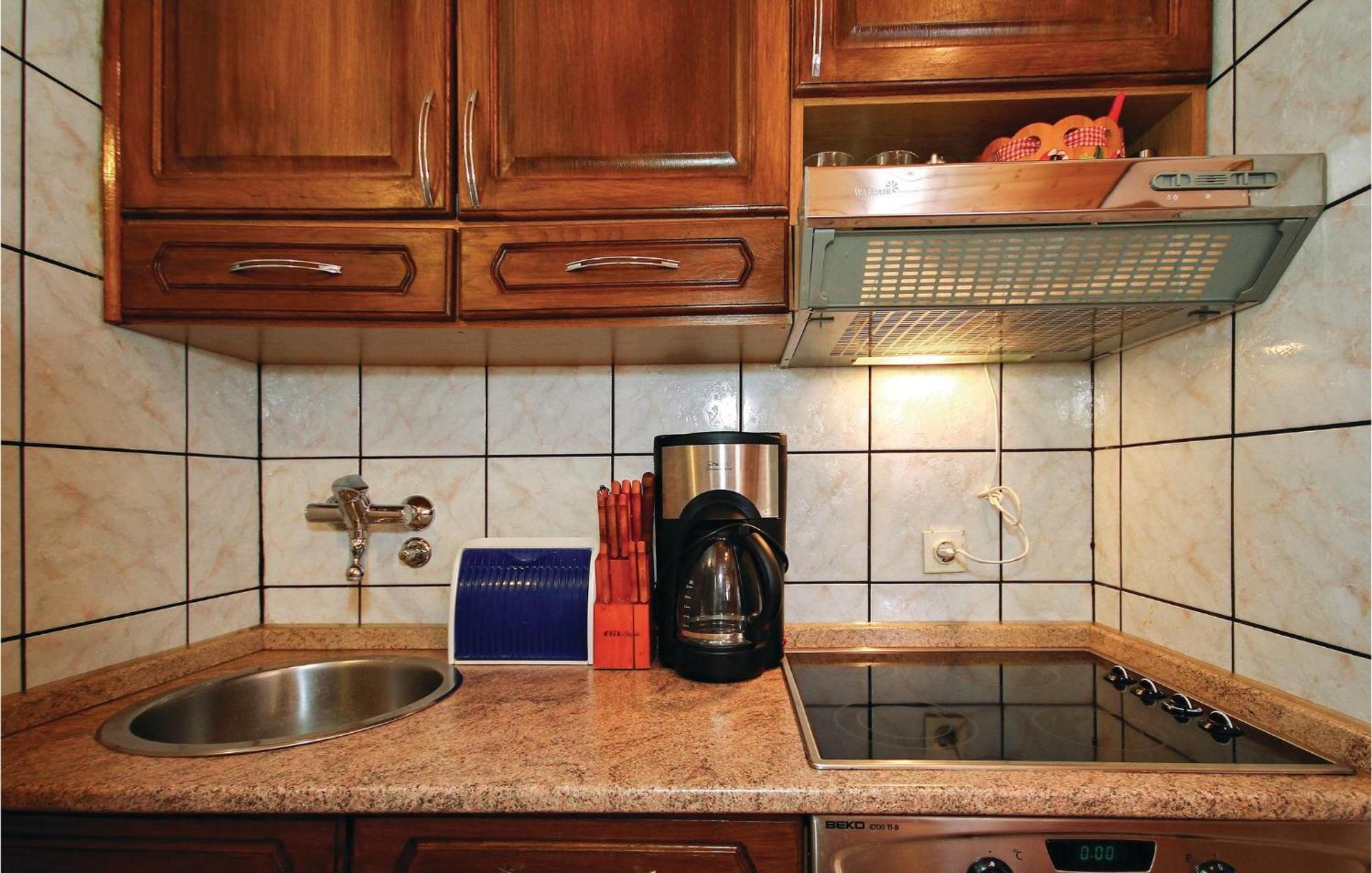 Beautiful In Cervar Porat With Kitchen Ferienhaus Poreč