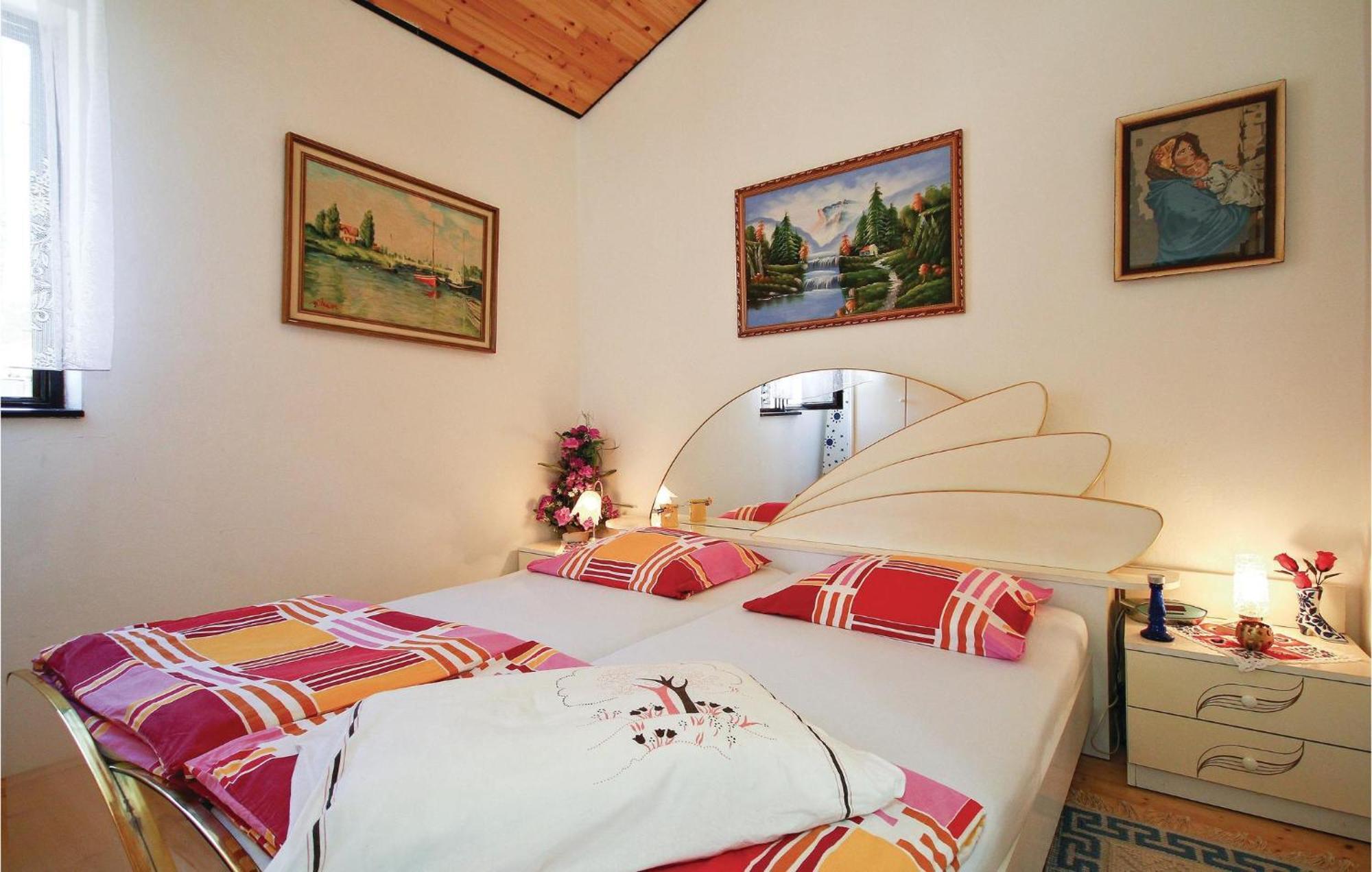 Beautiful In Cervar Porat With Kitchen *