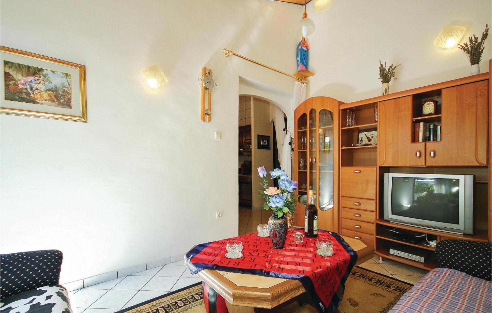 Beautiful In Cervar Porat With Kitchen *