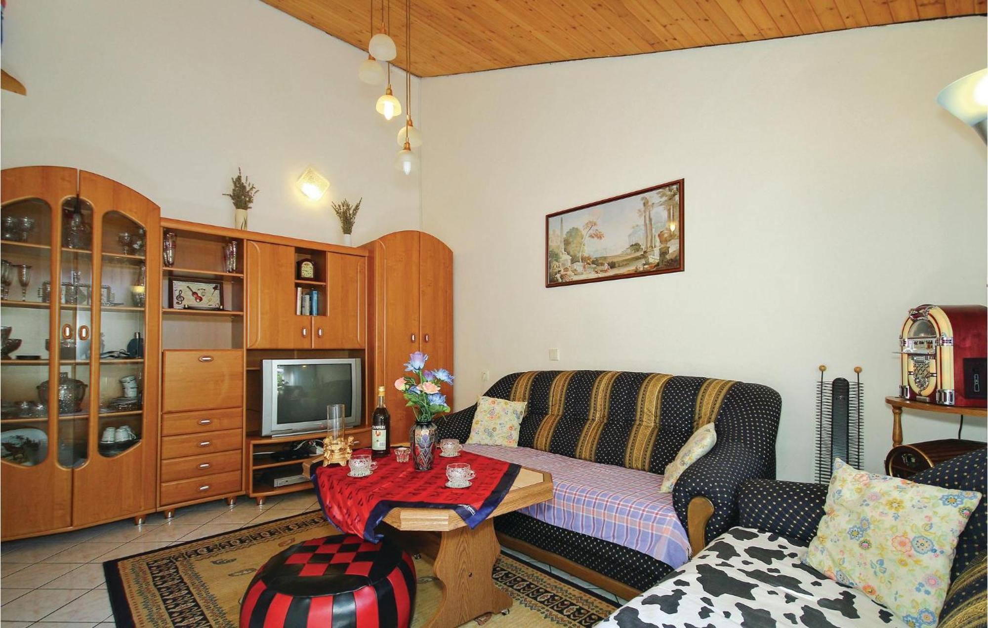 Beautiful In Cervar Porat With Kitchen *