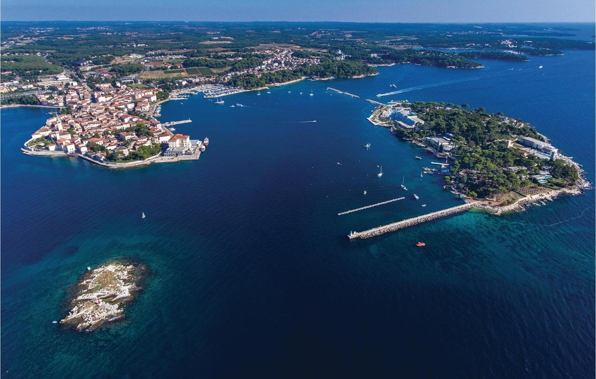 Beautiful In Cervar Porat With Kitchen Vikendica Porec
